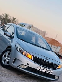 البيع كيا سيراتو 2017 خليجي   بيها قطعتين ونص كلير فقط   لون سلفر   رق...