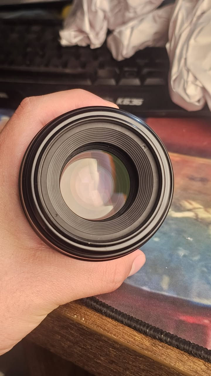 للبيع عدسه كانون 100mm f2.8 ماكرو
العدسه نظافتها 99%
 بيها اوتو فوكس ويجي ويها الغطاء الامامي والخلفي 
المكان بغداد 
السعر 590 وبي مجال للشراي 
للتواصل خاص او ***********
