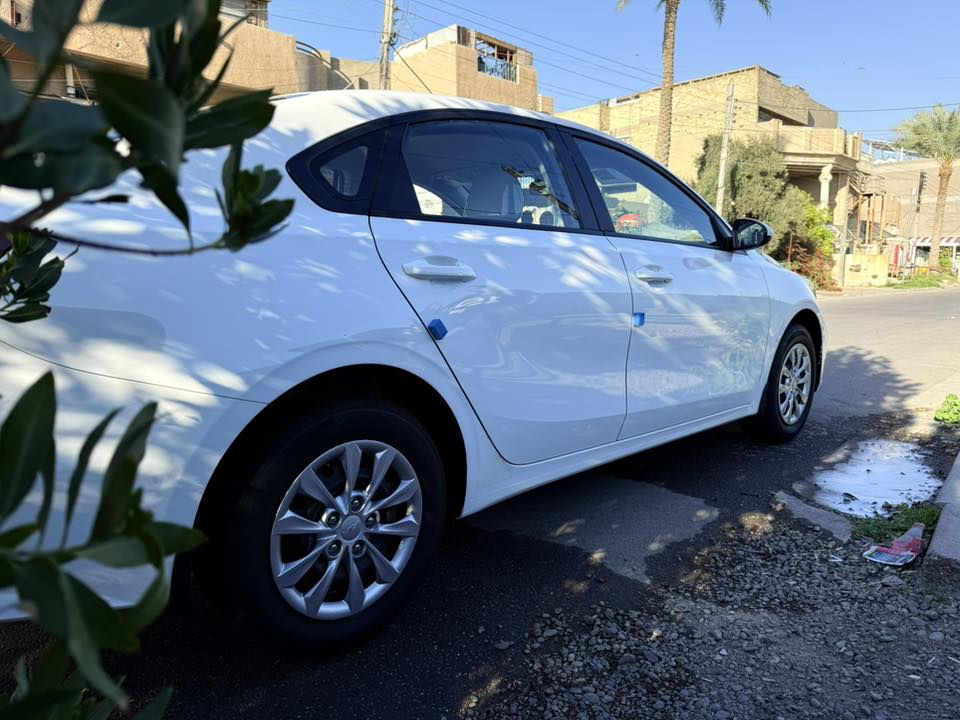 سلام وعليكم سيراتو  2024 مكينه 1600 سياره جديده ماشيه 25 الف سبير منازل كفاله عااام  السعر 168 وبيها مجال العنوان بغداد حي العامل ***********
