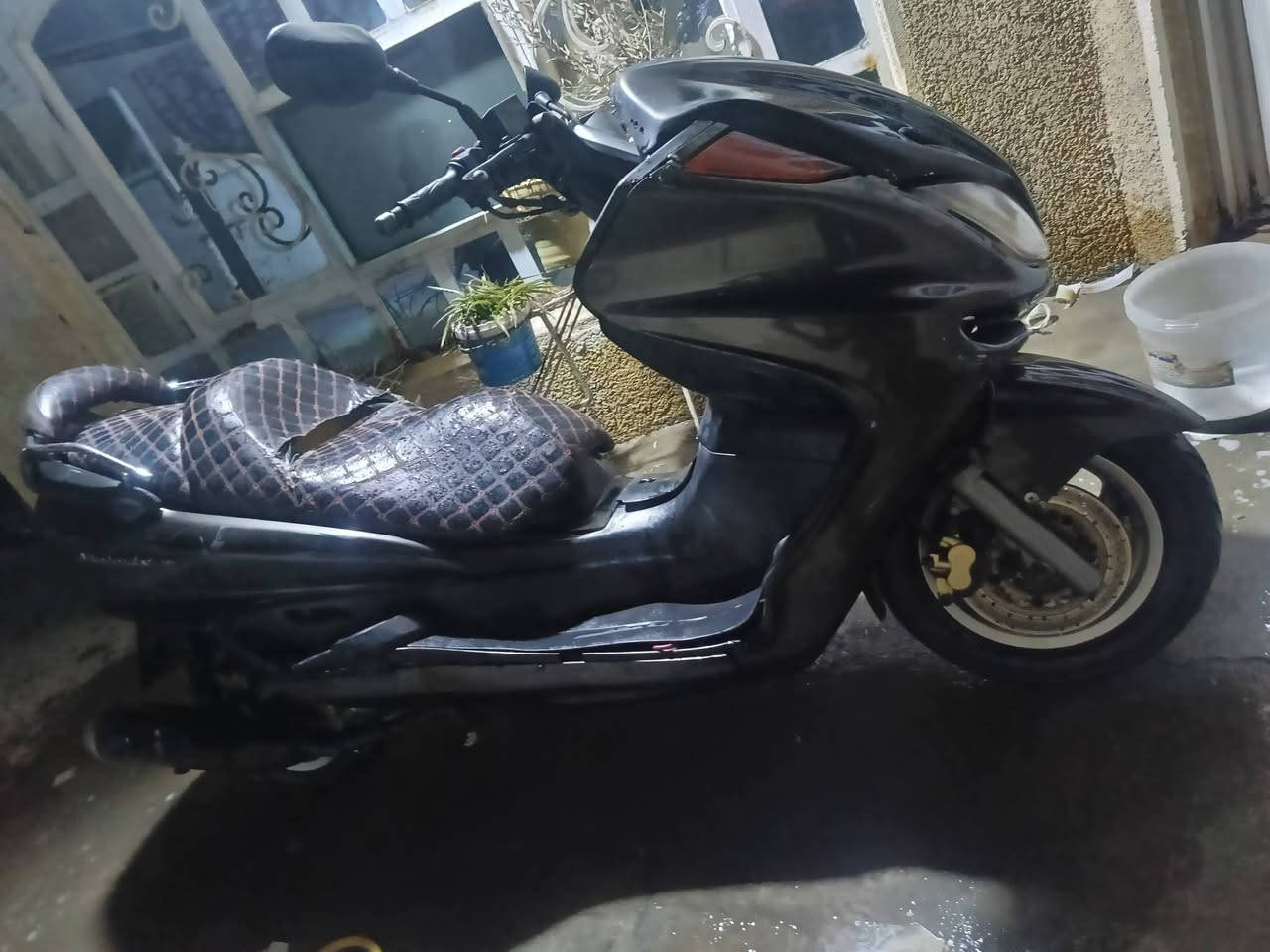ماجسته دبل رون 250cc نضيفه ما ناقصه برغي كهرباءيات كامله حته ديشبول شغال كامل حماوته ربع اكفلك مكينه واكفلك عشاير وقانون تايرات جدد سعد الدراجه 500 وبيه مجال لطيبين مكان بغداد الشعب 
رقم هاتف ***********
