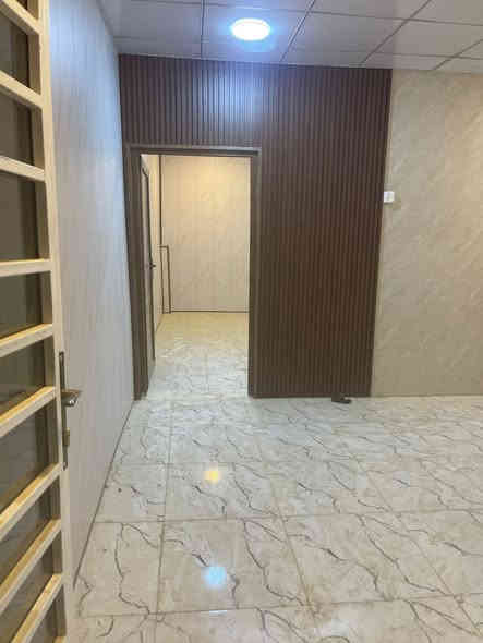 سلام عليكم شقة للايجار ***********
شقة طابق 2 درجيين للإيجار عوائل فقط بناء جديد جاهزة  العنوان المشتل حي المعلمين قرب المجلس البلدي منطقة سكنية بيت وليس عمارة 
تحتوي على غرفة وصالة ومطبخ وحمام السعر 300 الف 
غير متواجد بالفيس للتواصل ***********
واتساب هم موجود
