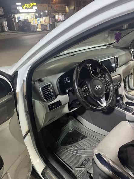 سلام عليكم 
كيا سبورتج 2017 خليجي 
مواصفات 
محرك 2000 دوش 
بنوراما 
3 وضعيات قيادة 
تبريد قطعتين 
اشاير بل مري
مري شفط 
لد ليلي نهاري
تحكمات ستيرن 
حساسات
شاشه كبيره 
منفذ اوكس

الاضافات 
ويل جي تي لاين قياس 19
تغليف الكراسي جلد
تغليف الارضيه جلد 
ماشية 98 الف 
رقم بغداد
السعر 188 وبيها مجال بسيط
مكفولة من الصبغ والتبديل بيها بارد شوية بلباب على كد اصبع والبجاملغ همين شويه بارد
مكاني بغداد حي العامل 
رقم  ***********
