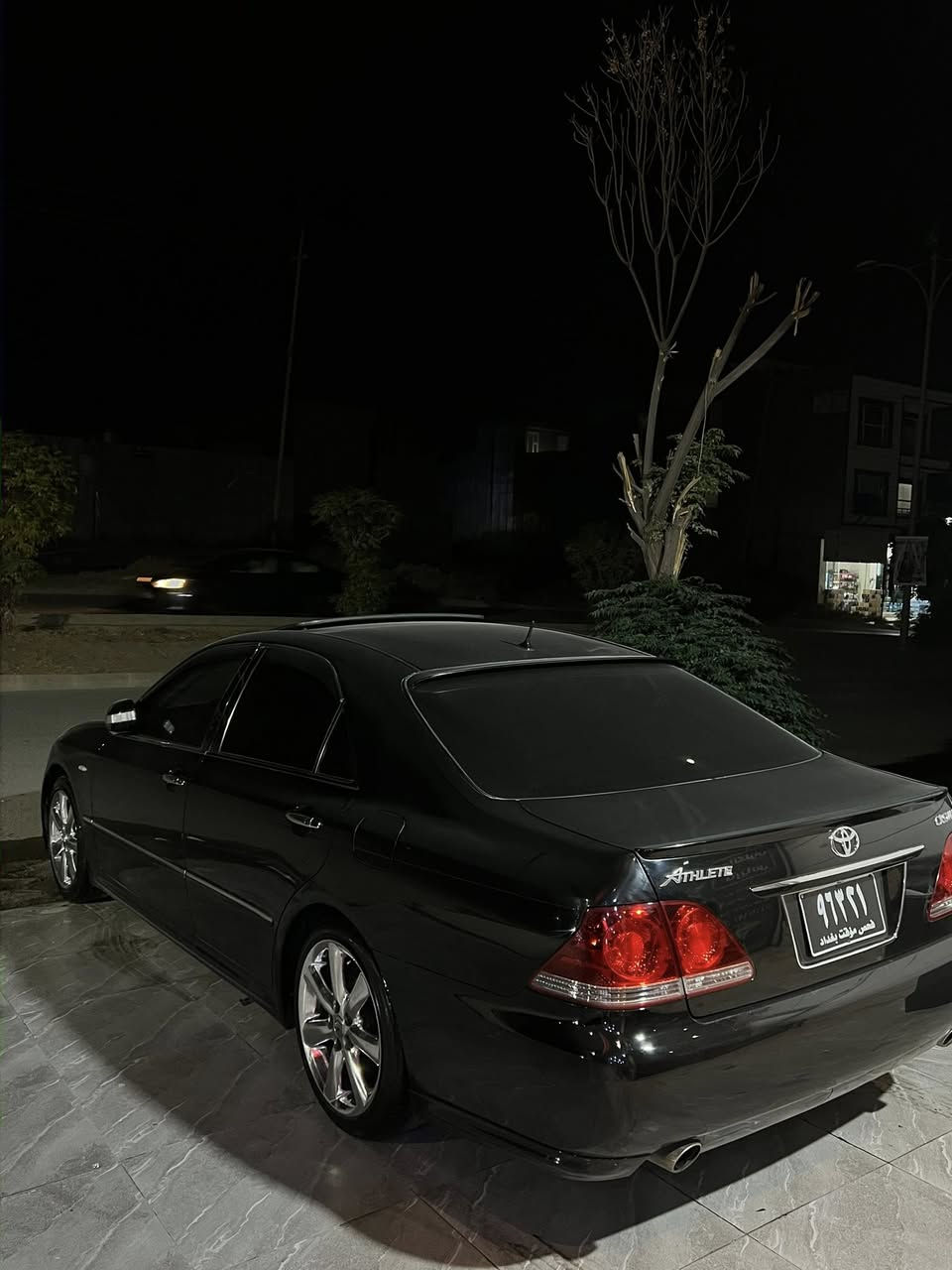 شاهینەی لۆۆکک ٢٠٠٥ 
مەکینە گەوری١٨٢ بێ دوکەڵ .
سەیارەکە قەپات مواسەفاتە 
جڵدو سڵایدو هیتەر
ئاوێنە ئیشارەتو ویل دینگەی ئیستیلە  
گێڕو مەکینەی لۆکە 
سەیارەکە ٢٥٠
مەسرەفی تیا نییە. 
٤ دەبڵی رۆیاڵی لەسەرە. 
ئەشیای ناو سنوقی کامل تیایەو 
سپێرەکەشی دینگەیە. 
موشتەری نیییی سەرمان مەیەشێنە. 
سعر .نامە. یان تەلەفوون بکە
***********
شوێن سلێمانی
