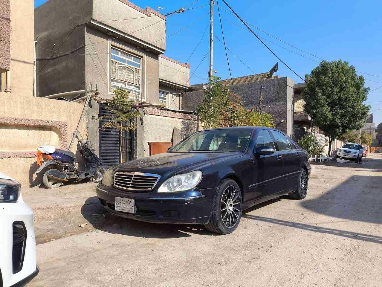 داخل بيجي
رقم بغداد
ويل 18
شادلها شاشه 9 انج نوعيه جدا راقية
 .شادلها كامرات محيطيه عمليه جدا 
فتحه سقف
السياره شغاله حسب الاصول و صافيه .رايدلها ترتيبات بسيطه االياخذها جناي .
مكاني بالحله و السعر 85 ورقه بي مجال جدا بسيط 
***********
