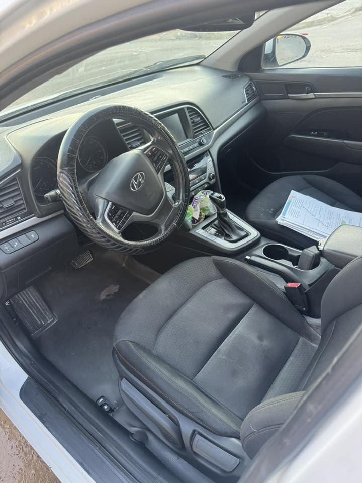 النترا وارد أمريكي موديل ٢٠١٨
فول ١/١
شاشة وكامرة 
فتحة 
بصمة تشغيل وأبواب
تدفئة بالكشنات
أنظمة قيادة ورادارات جانبية
داخلها أسود 
وباقي المواصفات المعروفة
سعرها ١٣٠
مكاني المحمودية 
***********
***********
