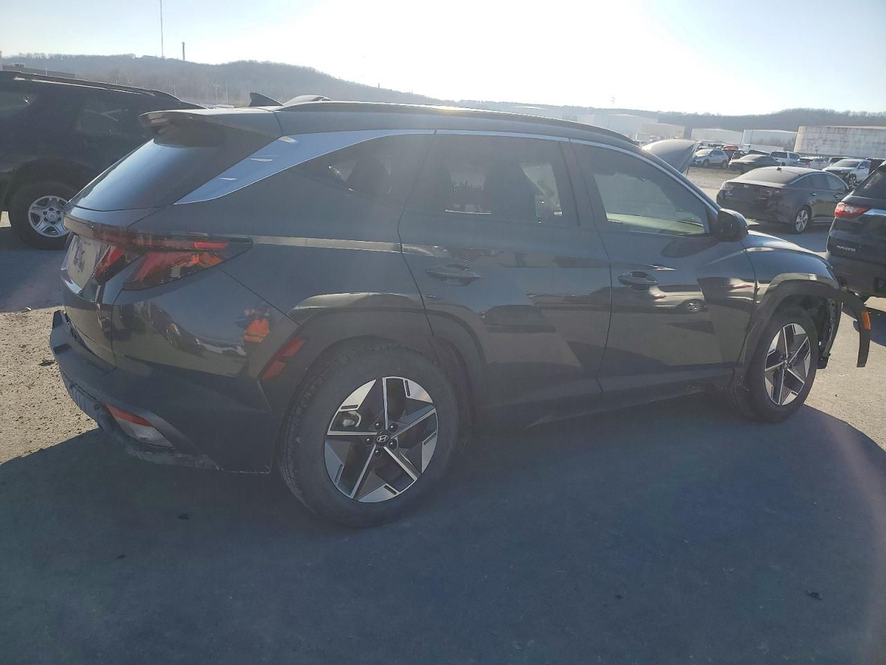 2025 HYUNDAI TUCSON SEL
تاريخ المزاد: 2/18
السعر حسب المزاد
المسافة المقطوعة 41392 mi
#نشحن الى دبي و عمان و البصرة و كردستان و تركيا
بالامكان ادخالها
 #بكتاب_ذوي_الشهداء_باعفاء_كمركي_مع_اعفاء_الرقم 
#العقبة
#ام_قصر
#الشمال
⬅️نتكفل بالسيارة لحين وصولها 
⬅️اي استفسار مراجعة المكتب 
⬅️ عملنا شراء السيارات من المزادات الامريكية والكندية
#لدينا_تقرير_Carfax_مجاني_فحص السيارة قبل دخولها المزاد 
⬅️لدينا ورشة تصليح في دبي 
⬅️لدينا معقب لتخليص السيارات (حرة  او ذوي الشهداء ) و ايصالها الى الزبائن
📍العنوان النمرود #قرية_السيد_حمد 
⬅️اوقات الدوام من 4:30 عصراً وحتى ال11 ليلاً كافة ايام الاسبوع 
ما عدا السبت والاحد عطلة المزاد 
☎️ للاستفسار الاتصال على الرقم
عمر سعد
*********** :📞
*********** : 📞
