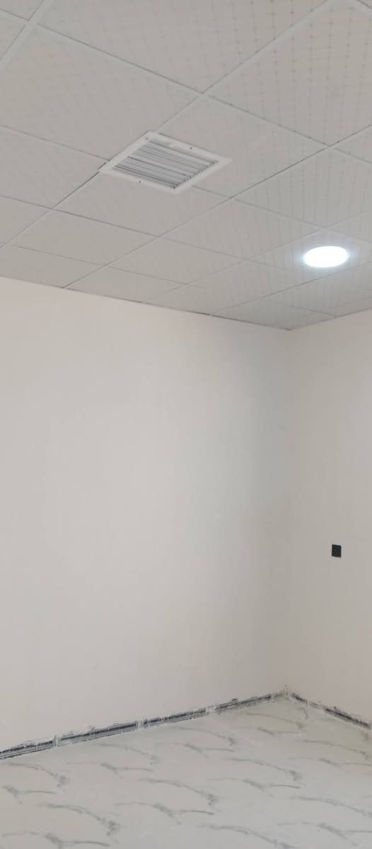 خانو 100متری فول کاشی خانۆکە تازەیە ماڵی تیانەچوە
بانی کامل ئستێگەرە 
نظام دكت مركزي 
پێک هاتووە لەژوورێ خەو  میوان مطبخ ساردو گەرم سحیات گەراج سەیارە فرعی قیرتاوە
سعری گونجاوە 36 ملیون ***********
