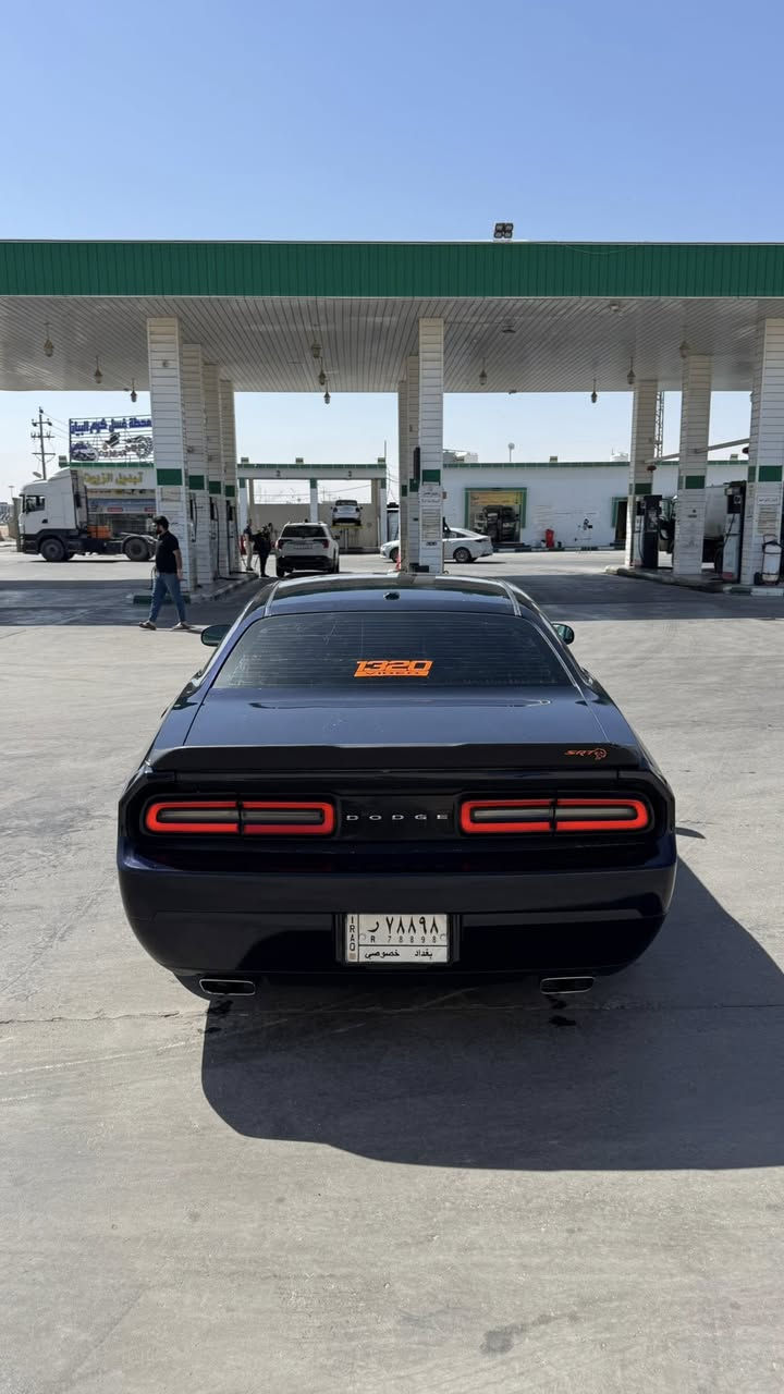 السلام عليكم 
جالنجر 2011 (SXT) للبيع 
محدثه امام وخلفي
المواصفات 
تحكم ستيرن جهتين
كشنات حضن مخمل
كشنات كهربائيه
بصمتين
مكينه 6 سلندر 3600
قطعتين تبريد
ويل 20 SRT
تخم تاير جديد
مكينه+ كير خير من الله
تبريد + تدفئه
السياره جديده وجاهزه للأخير 
بيهه قطع صبغ ابيع احزام
رقم بغداد وراعيها موجود بالبصره
تحويل ثاني يوم
السعر  $115 وبيها مجال
العنوان البصره الامن الداخلي
للأستفسار ***********
