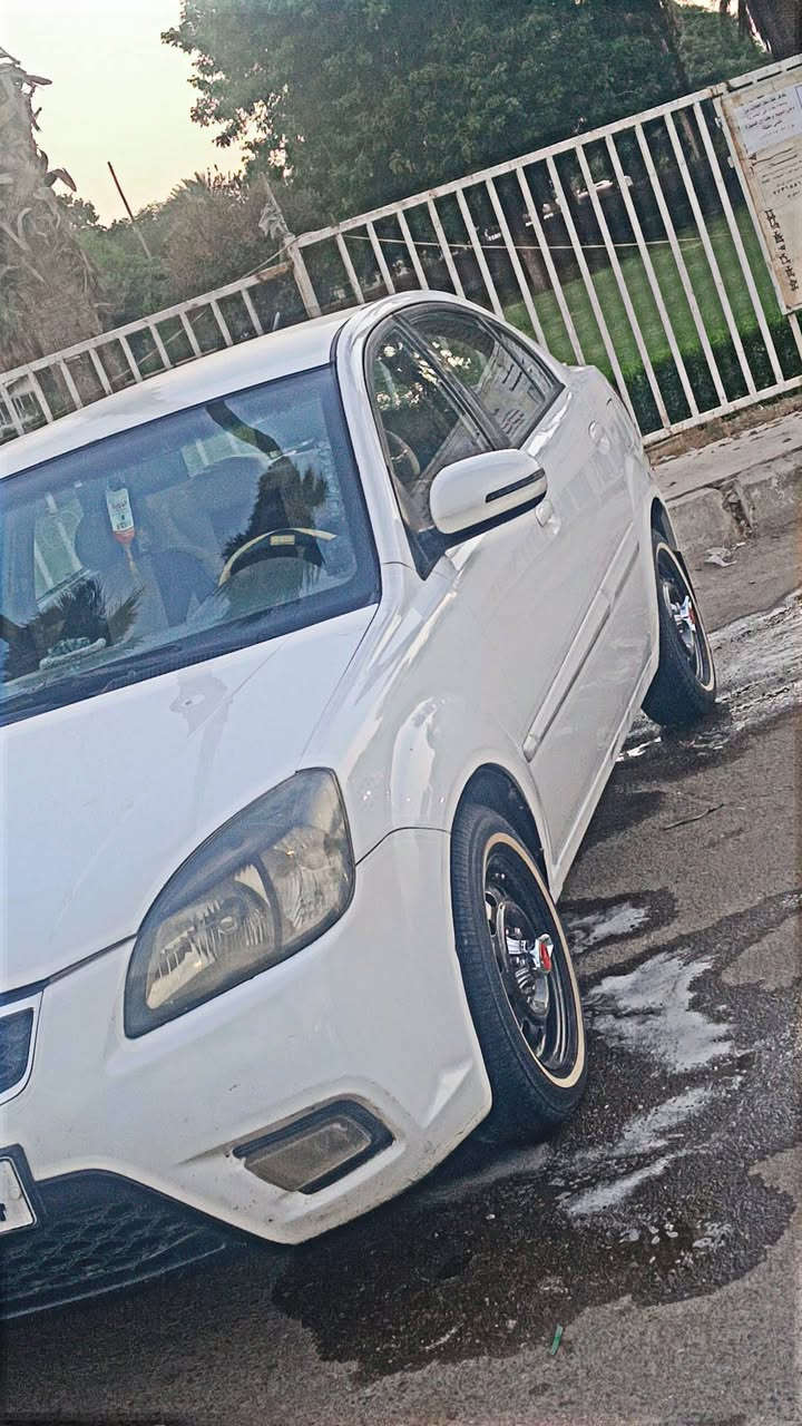 سلام عليكم كيه ريو للبيع موديل ١١ سياره بدون دواخل بيهه ٣ قطع مكينه ١٦٠٠ مكاني دوره رقم موبايل ***********
