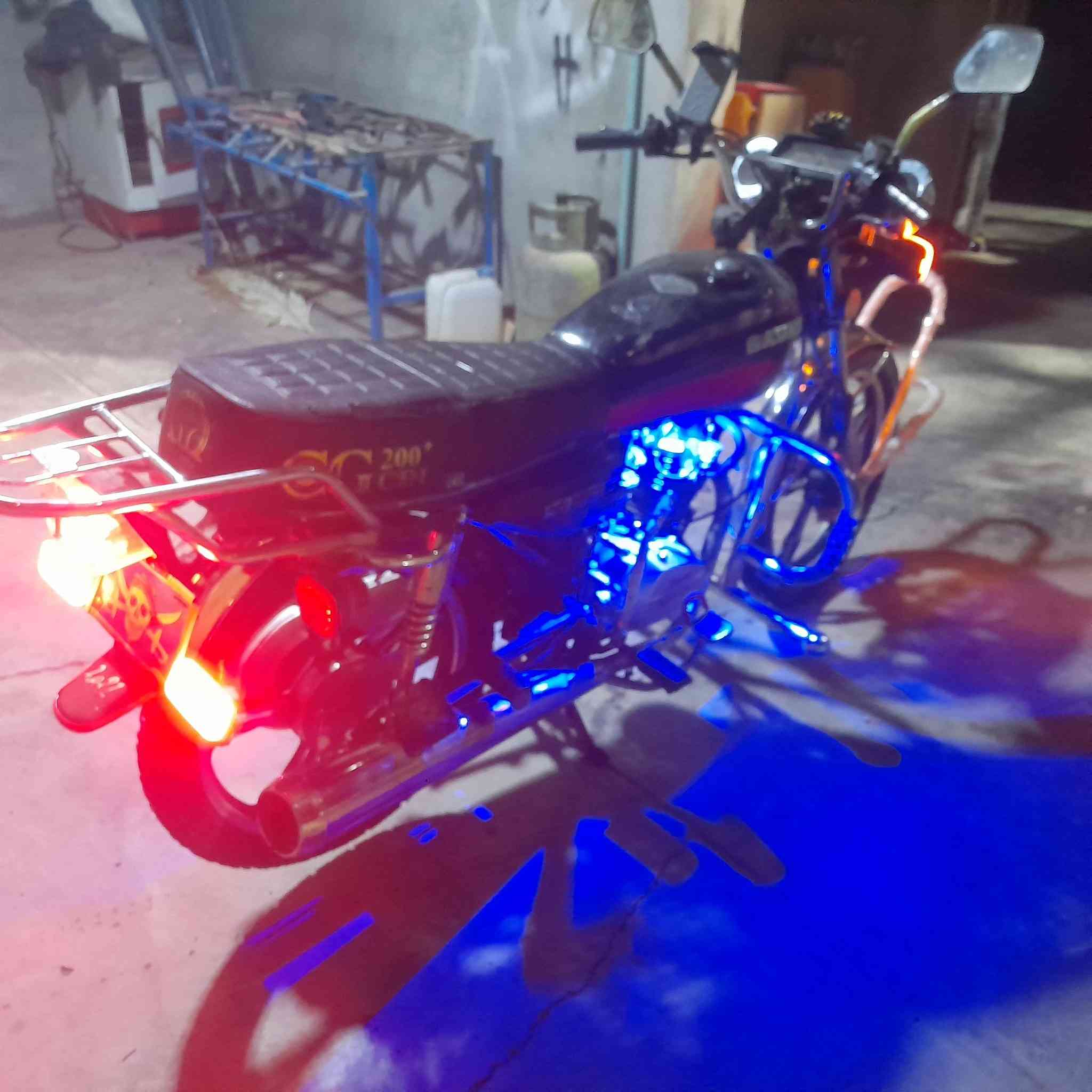 دراجه ايراني للبيع مكينه او كير مكفولات تخم تاير جديد كله شغال  فلاش سماعات موديل ٢١ ع وضع الشركه الدراجه مال جناي ترايك ١٢٠ بريك امامي خلفي مكينه ١٥٠ السعر ٦٥٠ المو شراي لا يتعبني ولا يعامل او كلشي موجود بل سوك الستفسار ***********
