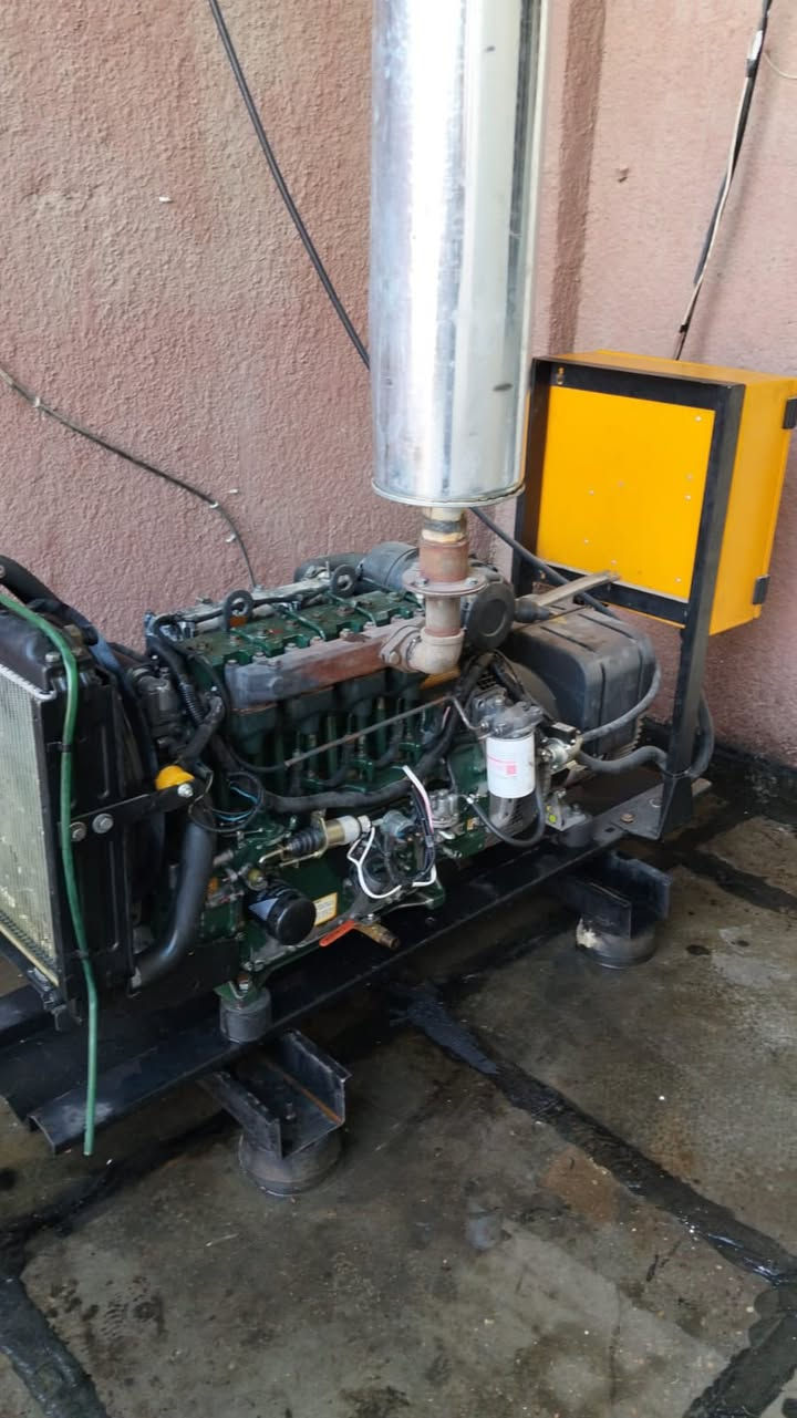 لستر جديده للبيع او مراوس بيركز بزون شاصي الي عنده يجيني
***********
