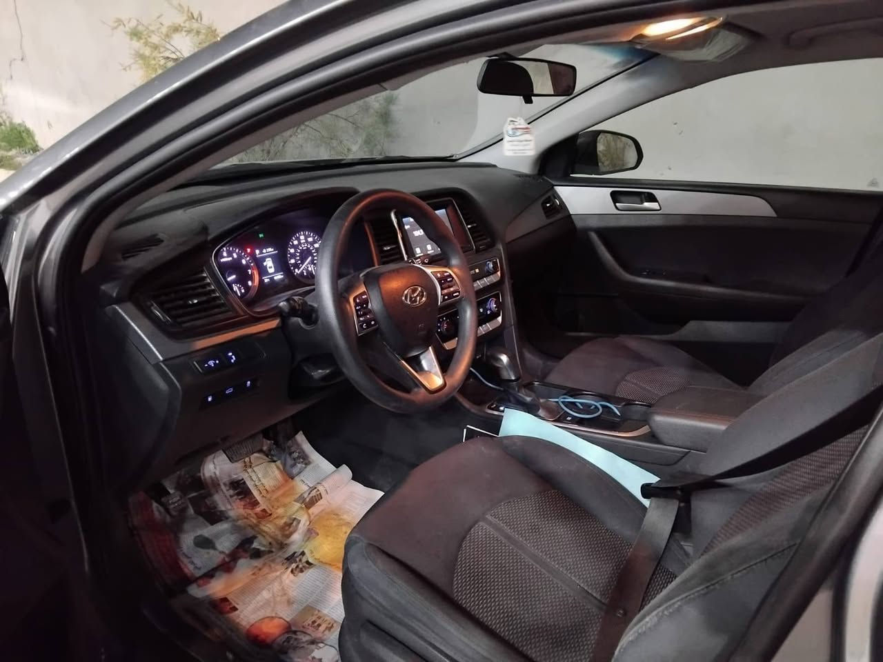 للبيع سوناتا موديل 2019 حادث جملغ امامي أيسر بدون دواخل صور الحادث موجوده بل منشور السياره ماشيه 80 حقيقي حتى مشيها بعده زيرو السياره جاهزه خير من الله محرك 2400 كير مامفتوح تبريد تدفئة صدر امامي وخلفي جديد تخم تاير رقم بغداد أنكليزي بسمي تحويل مباشر السياره بيها 3 قطع صبغ بدون دواخل السياره مال بيت نضيفه جدآ عل وضع الشركة السعر 120 امناسبه جدآ للإستفسار ***********
