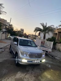 للبيع لاندكروز فول 2011 G.X.R.i ستينية اصل تكمة وسنوية . من انظف الستي...