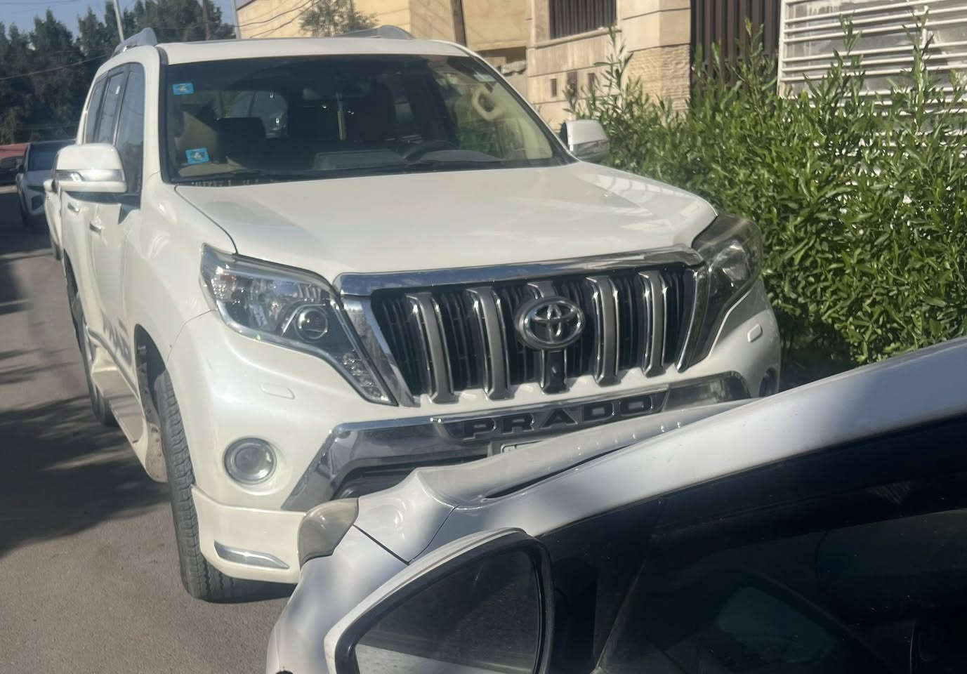 السلام عليكم برادو 2014  (6 سلندر)  ماشية 166km حقيقي فتحة دبل تانكي رقم بغداد باسمي  فقط  طخة بالباب الخلفي سونار مرفق  السعر 285   مكانها بغداد اليرموك


**إذا كنت صاحب هذا الإعلان وتريد حذفه لأي سبب، رجاءا أرسل رسالة إلى الدعم الفني**