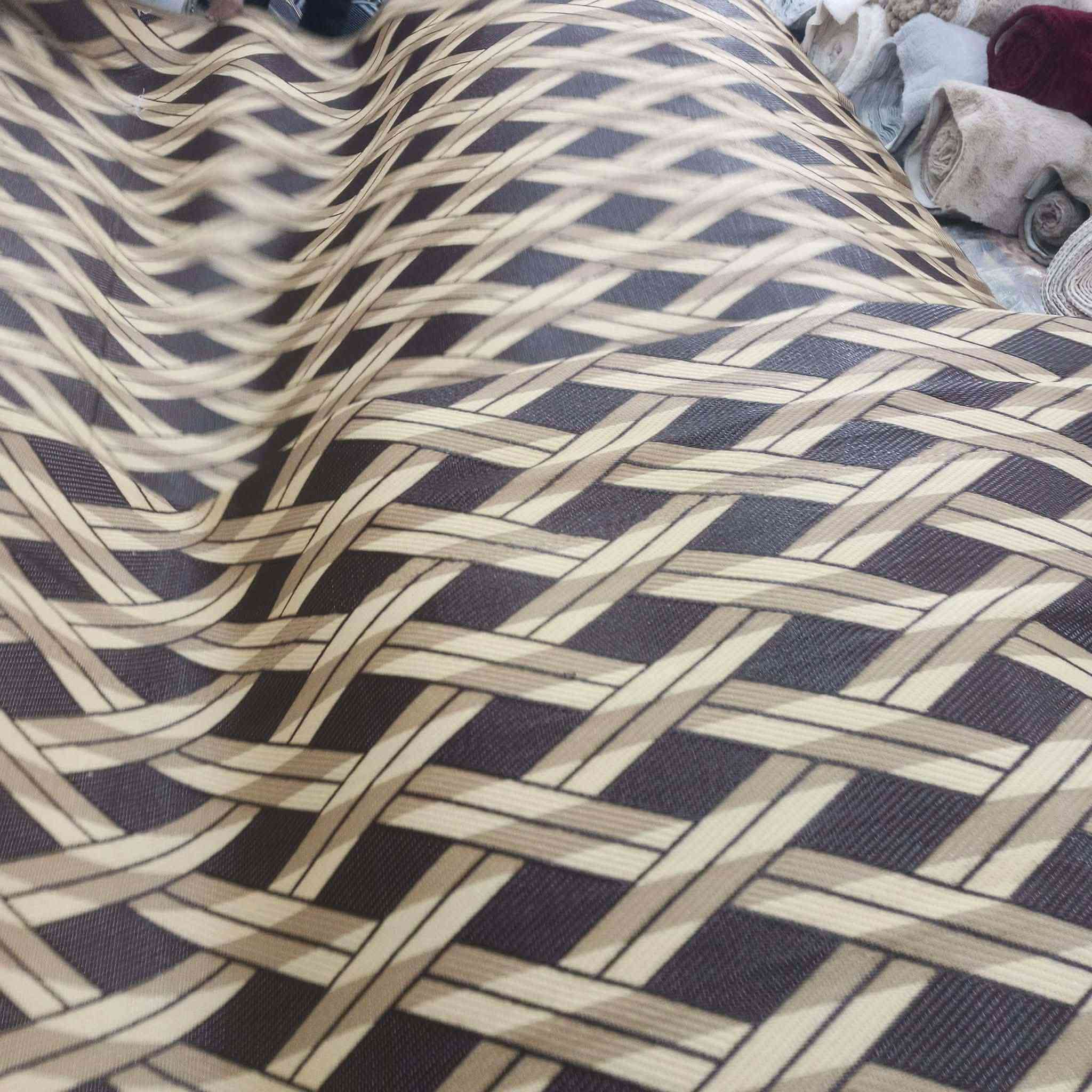 متوفر الان حصير بلاستيك ماركه سوبر الهرم التركي بقياسات والوان ونقشات متنوعة 
متوفر قياس 3×4
3×5
3×6
3×7
3×8
4×5
4×6
المسيب السوق الكبير محلات رضا الجاروش 
شارع زين العابدين للحجز. واتساب ***********
يتوفر توصيل
