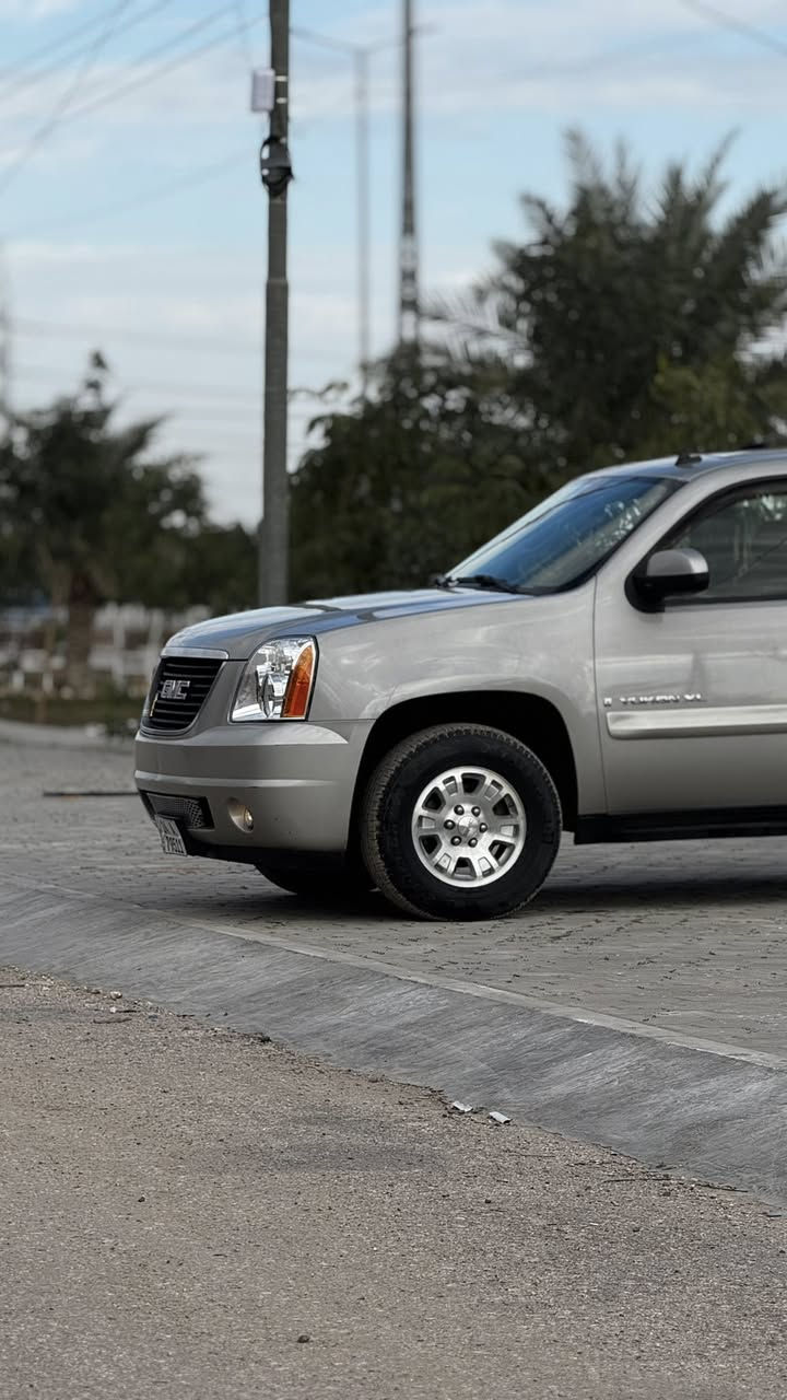 سلام عليكم لبيع او مراوس  يوكن طويله مديل 2007 خصوصي رقم بصره مداور ثاني يوم وارد كندي بيه نص جاملغ خلفي كلير جاهزه من كلشي 
بيه منظومه غاز مكينه وكير وحداديه وتبريد او غرفه جديده 
مكان سياره نجف
السعر 190 وبيه مجال 
رقم تلفون(‭0783 575 8579
