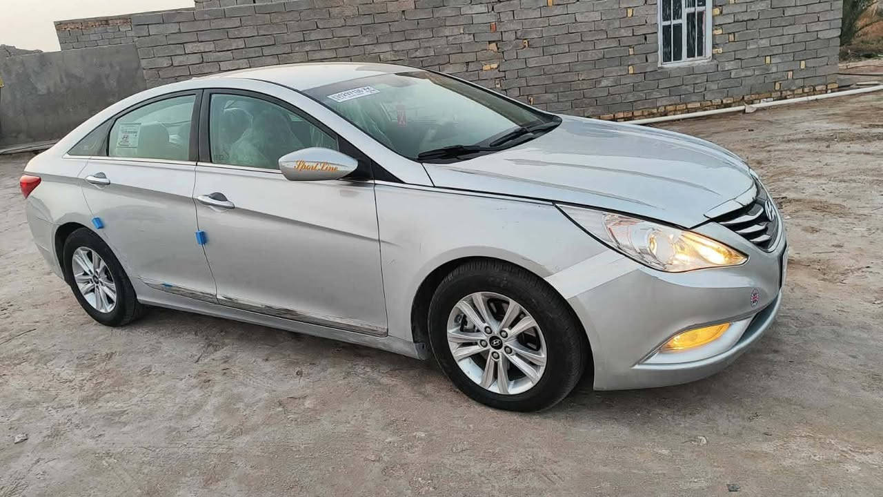 يا الله للبيع سوناته موديل ١٣ وارد امريكي بيه تبديل بنيد وصبغ جاملغ بدون دواخل والباقي مكفوله جاهزه محرك كير شرط تبريد حداديه تخم تاير كله جديد رقم ذي قار مشروع وطني سنويه جديده تحويل مباشر جاهزه مابيه اي نقص مكانه الناصرية الغراف السعر ٩٨ وبيه مجال شراي اتصل ماكو خاص 
***********
