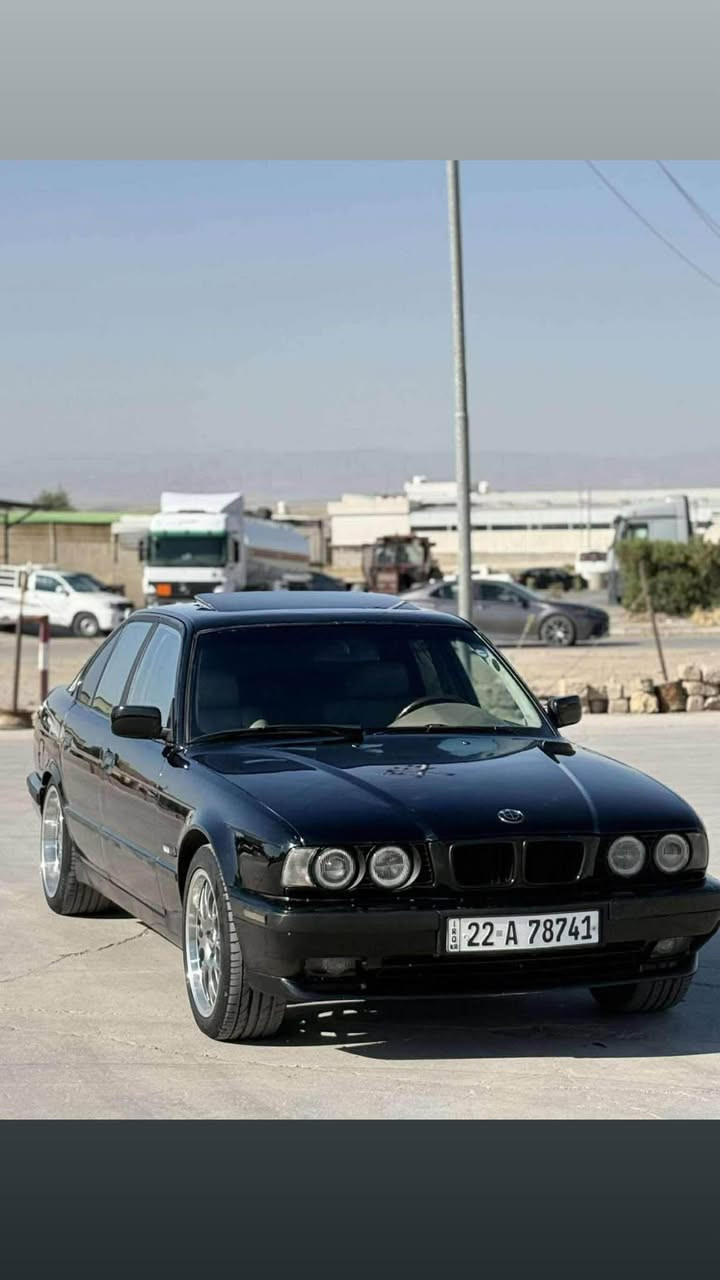سلام وعليكم   BWM موديل ١٩٩٣ فول فول ته بيرت كوشن كاره باي    سه ياره كه. هيجي نيه. ته نها  سه ر حيشاره تي پيشه وه.  يه ك  بستي هه يه.  سه ياره كه بي مه. سروپه.  ره قه م هه ولير هه موو شتي. به شه ره.  بو   په يوه ندي كردن.  ئه وه ش ره قه م موبايل *********** أربيل, العراق
