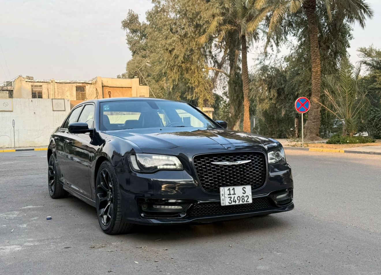 السلام عليكم
للبيع فقط 
كرايسلر (اوباما ) s300 
2019 
رقم بغداد بأسمي تحويل ثاني يوم 
رقم وهزه وسنويه كلشي جديد ✅
فول عده البانوراما 
السياره نظيفه جداً وعليها ادامه كامله من كل النواحي وجاهزه لآخر حبة 
صبغ جاملغين وبنيد علماً الحادث فقط بنيد وربع الجاملغ لكن الثاني توحيد لون 
مكانها بغداد حي القادسيه او السيديه 
السعر ١٩٧  وبي مجال بسيط 
***********
