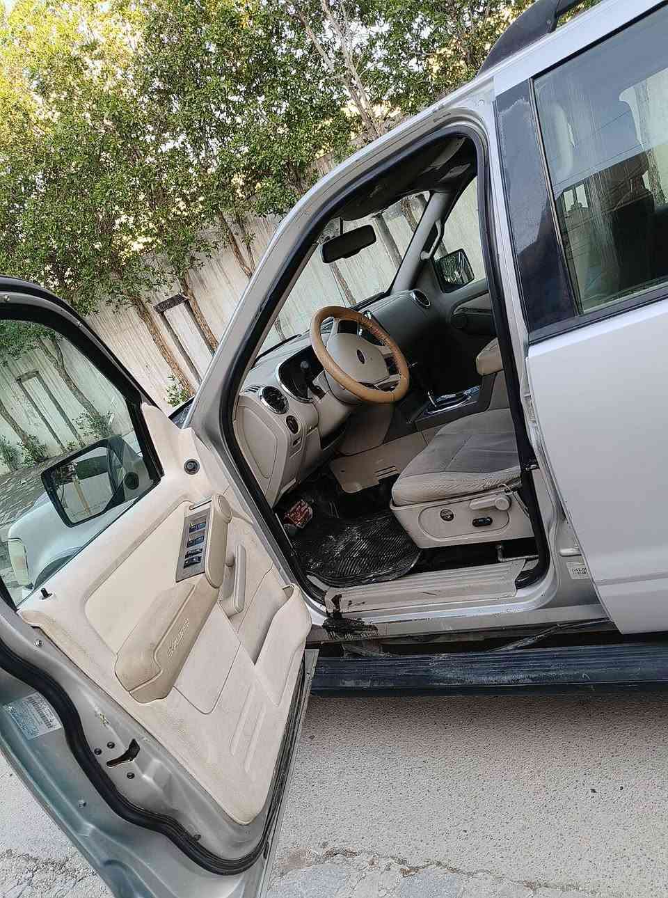 اسلام عليكم
فورد اكس بلور 2007 مزاد وزارت الداخليه 65 ورقه مكاني بغداد جميله رقم هاتف ***********
