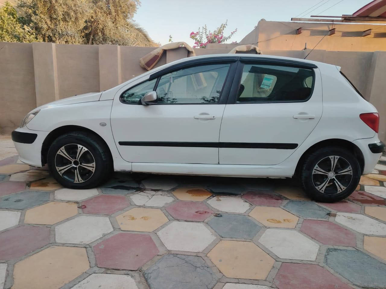 بيجو فرنسي 307 بلادية مكينه كير كهربائيات
المكينة 1600
رقم انكليزي 
سنويه 2029
السيارة جاهزه 
بابل /الكفل
واتساب ***********
