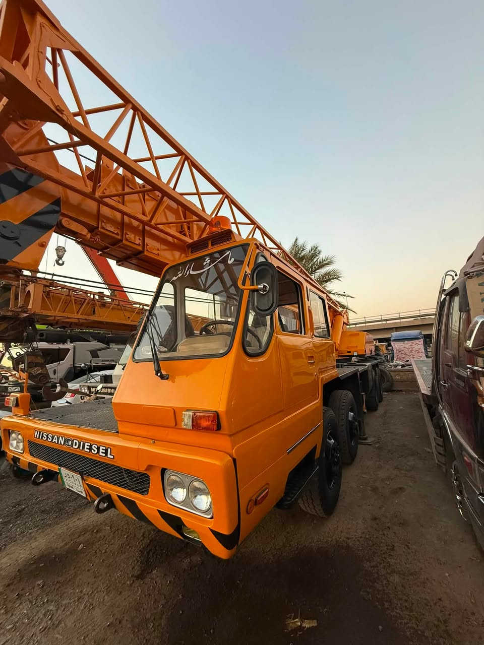 لبيع كرين 30 طن موديل 82 مكفول تخم تاير جاهز لعمل الاستفسار ***********
