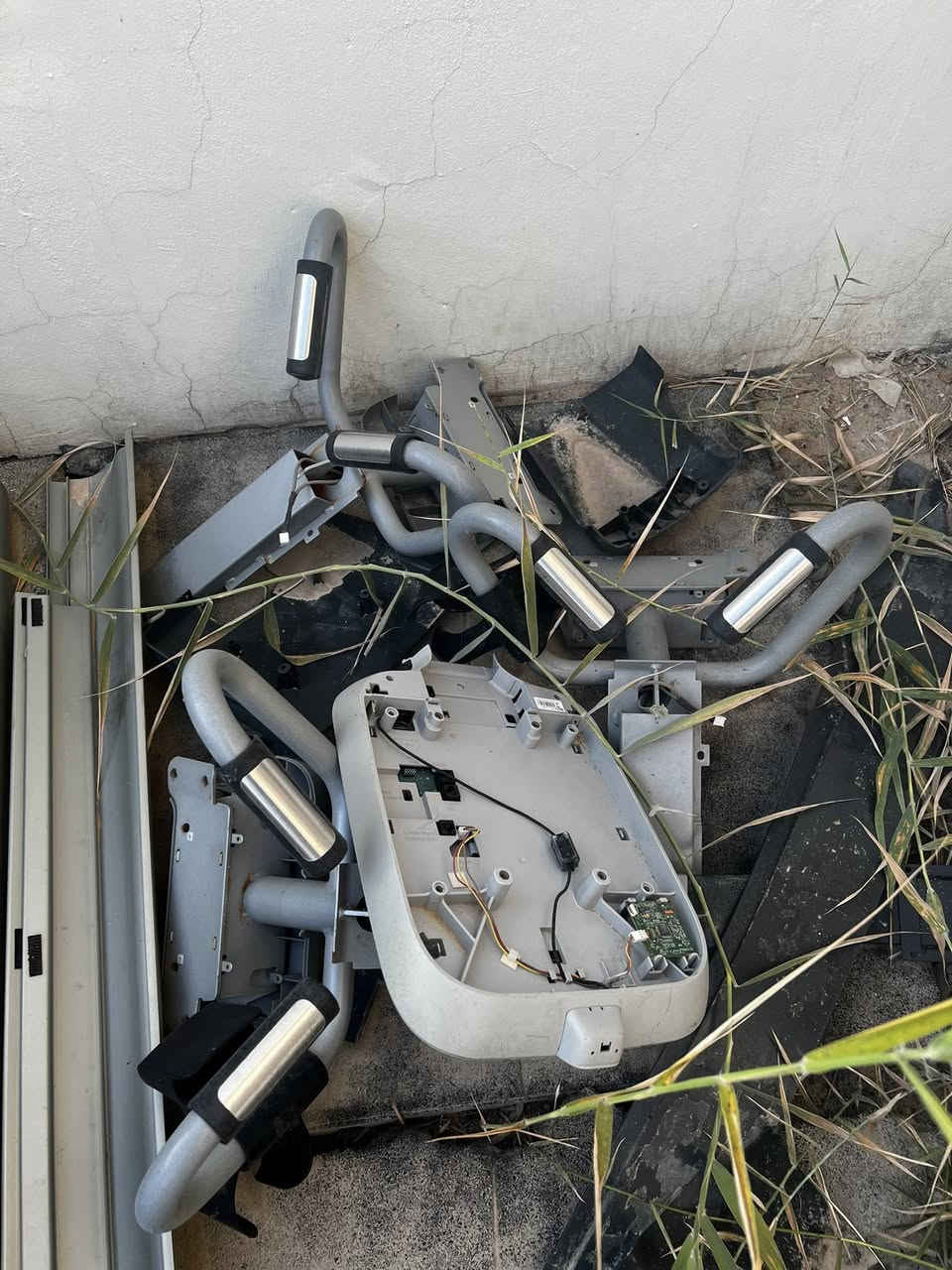 ابتكلات كبير عدد ٣
السلام عليكم كما موضح اجهزة ابتكلات 3 قطع
تحتاج صيانه وترتيب الشاشات موجودة
شغالات للجري
للاستفسار خاص


**إذا كنت صاحب هذا الإعلان وتريد حذفه لأي سبب، رجاءا أرسل رسالة إلى الدعم الفني**