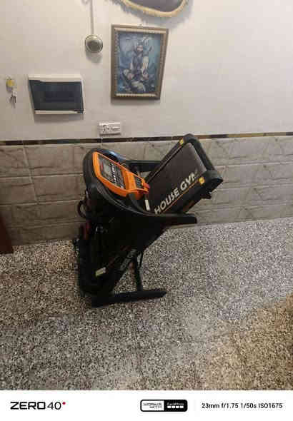 وبيه جهاز هزازلتذويب دهون الخواصر
وبيه دبلنصات وبيه اواكس 
وبيه قياس نبضات القلب وسماعات يربط على الموبايل جهاز مفول اخو الجديد بالعافيه على الياخذه
 السعر 290 الف   مكاني بغداد جميله الي يريده يتصل *********** وموجود وتساب
