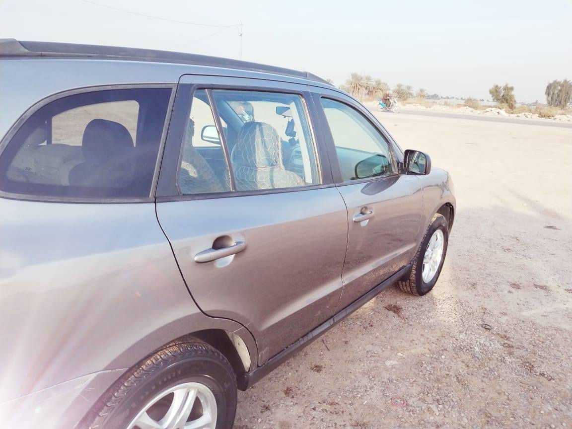 سلام عليكم
هونداي سنتافي 
موديل 2012
مكينه 2400
رقم بغداد تحويل مباشر سنويه 2027
حادث بجم بنيد مبدل نفس لون وخشوم جاملاغت معدل بارد بدون صبغ وباقي سياره مكفول 
حداديه جديده مكينه لا تنقيص ولا تبخير 
مكان بابل سكندريه 
سعر 130 وبيه مجال  سياره جاهزه ما نقصه برغي 

نتباه نتباه مكلف بل نشر 
رقم صاحب سياره 
***********
***********
