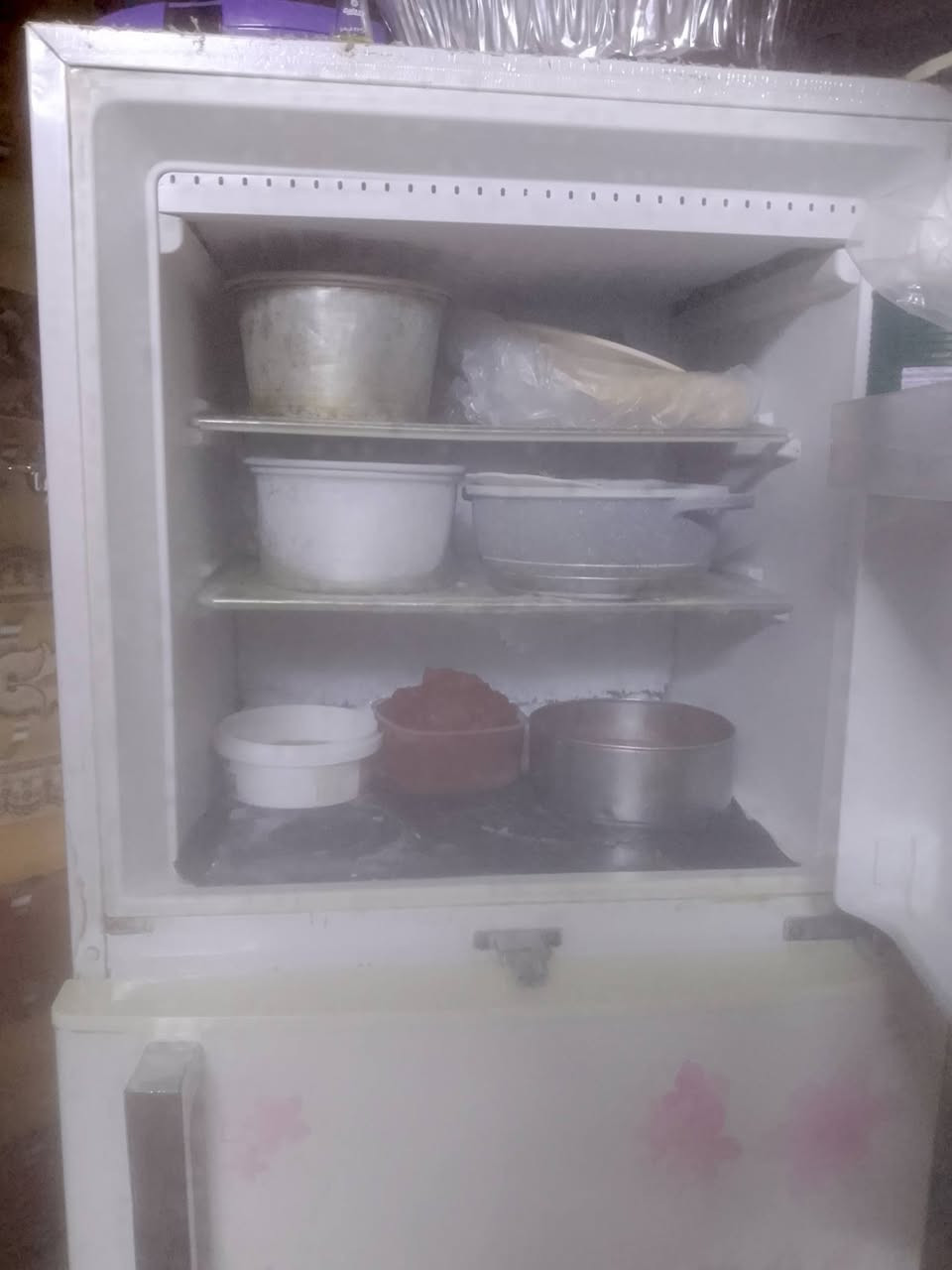 السلام عليكم اخون ثلاجه للبيع جديده سعر خاص  ***********
