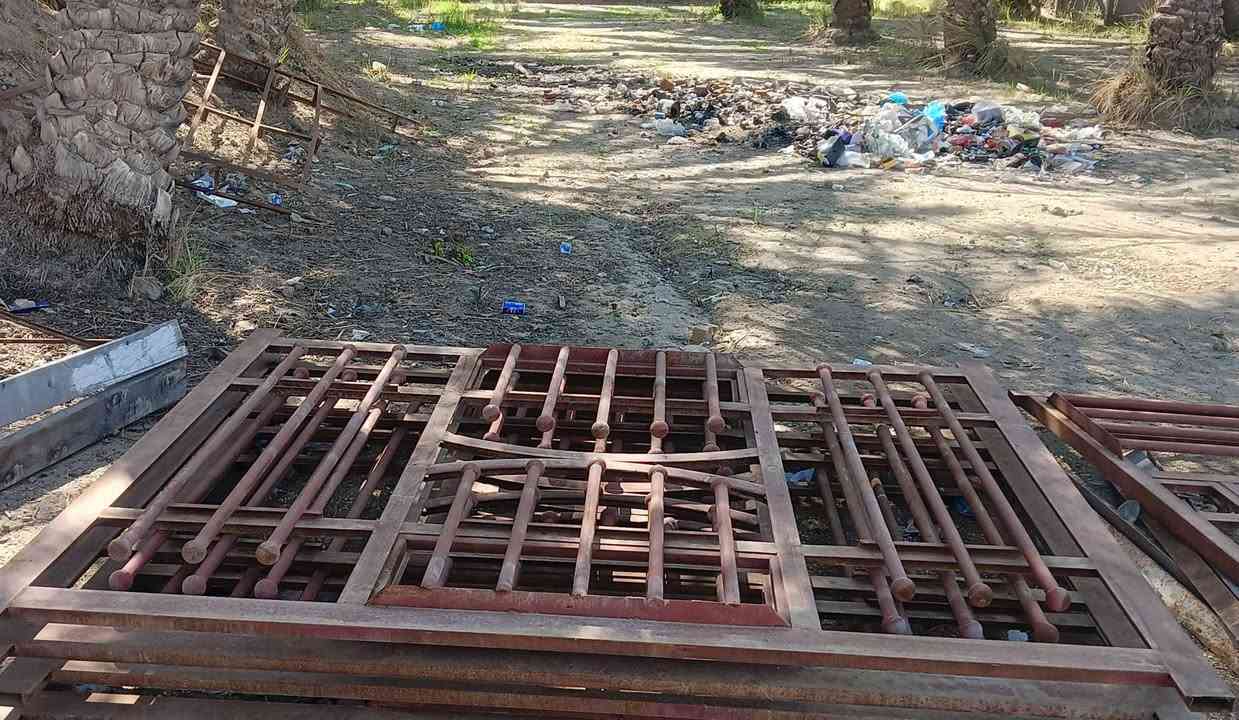 السلام عليكم ورحمة الله وبركاته
شبابيك عدد4 ارتفاع 220وعرض2متر
باب عرض1.25وارتغاع 3متر 
جديد غير مستخدمات ولاكن كان متروك فقط
بابل  النيل 
***********
