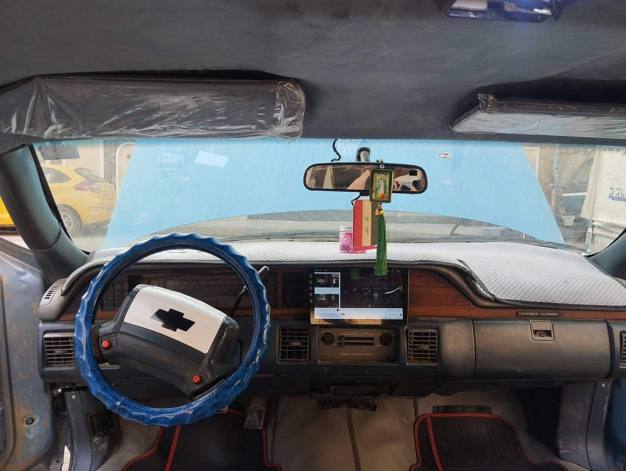 اسلام عليكم دولفين للبيع امانت الله لو ممتوازي مابيعيه لان السياره كامله من كلشي مكينه وكير بل كارتون كهربئيات كماله اسعر 50  الرقم ***********
