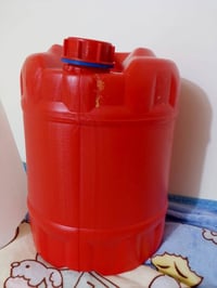 جلكانات بلاستيك اللبيع 10 التر عدد 12  20 التر عدد 80 07875362444