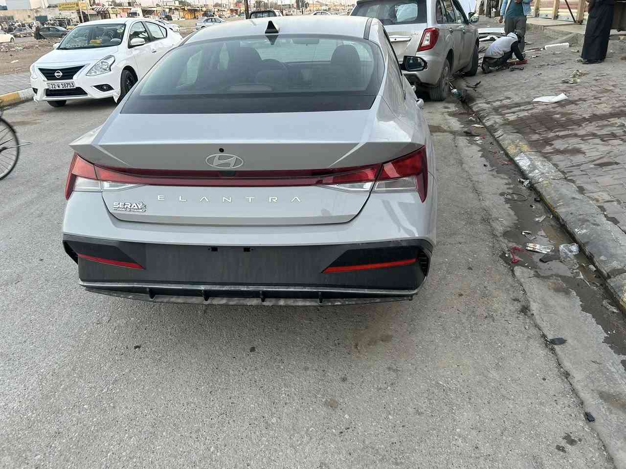 السلام عليك  سياره انترا للبيع وارد أمريكي ضرر جاملغ أمريكي دخول جديد اقل الشهر موديل ٢٠٢٤ ماشيه ١٨٠٠ سياره حره بدون رقم باسمي مكان السياره كوت مركز المدينه بيع أو مراوس حسب القناعه السعر ١٥٢وبيها مجال بسيط مامتواجد ع الفيس  رقم الهاتف ***********
