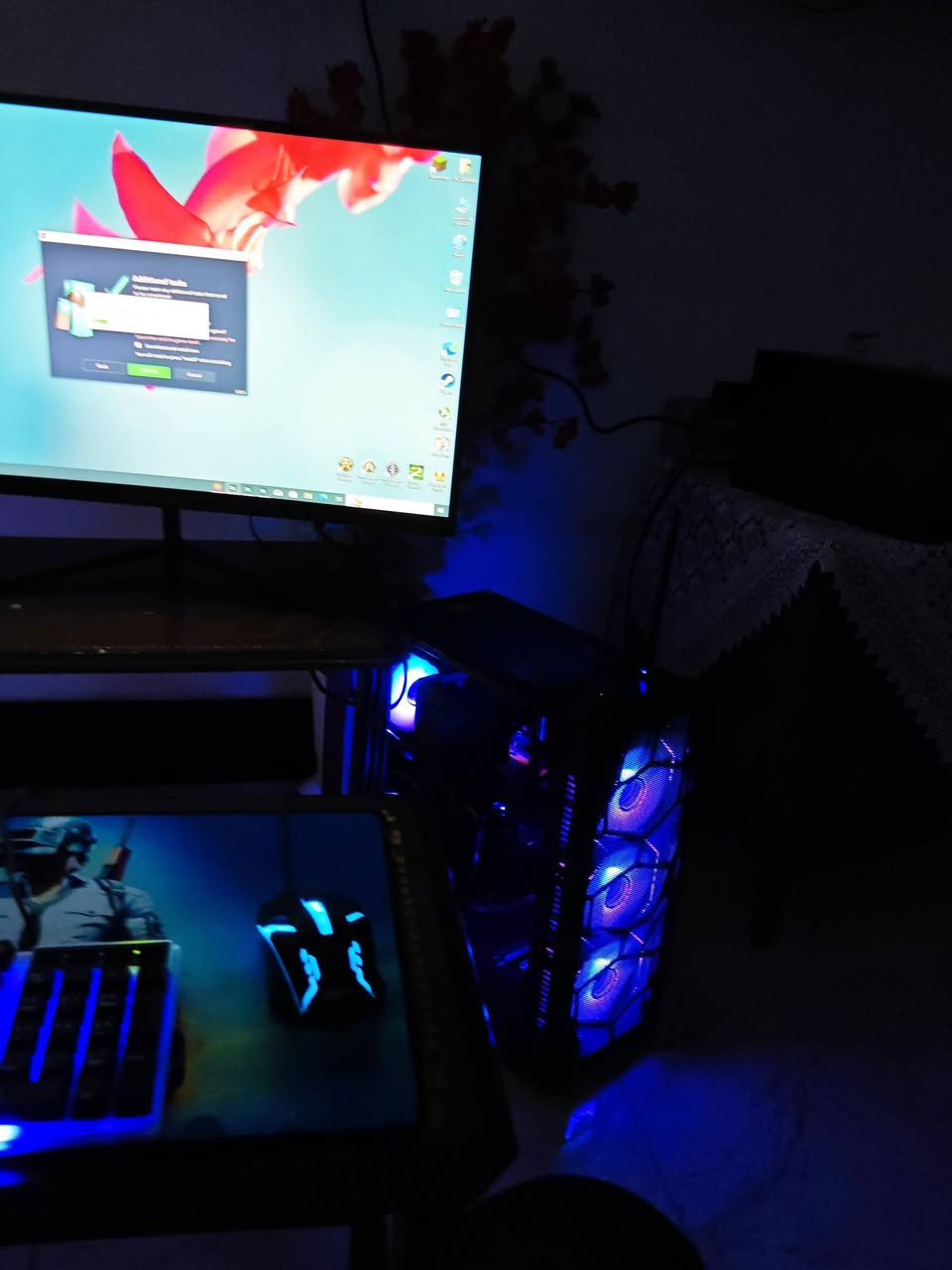 كارت شاشة: RX 580
معالج: Intel Xeon E5
بور سبلاي: خمسمية وخمسين واط
رام: 16 DDR4
التخزين: SSD 512
السعر: 350 ألف
تواصل: واتساب فقط – ***********
