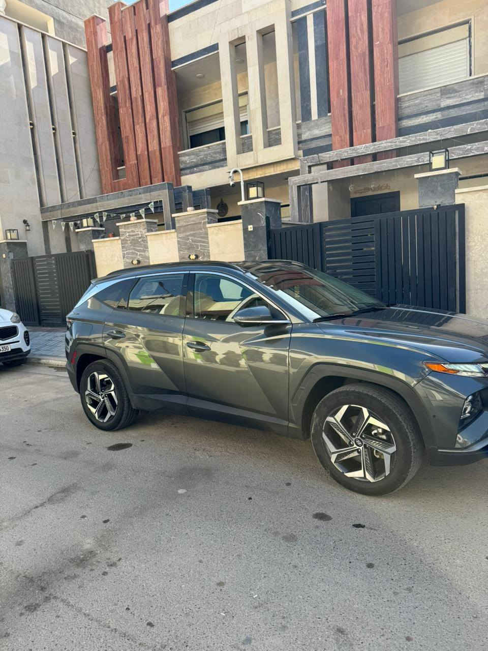 السلام عليكم توسان موديل 2023
فول موصفات ماشيه ٢٠الف مكان بعداد
السعر 190 بيها مجال ***********
