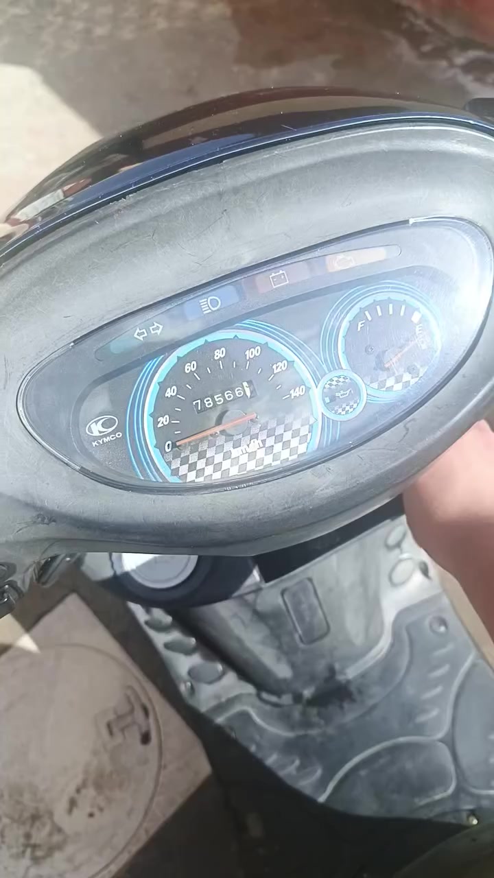 سلام عليكم كامكوv2 للبيع دراجة نوزل رمبة اكفلك ياهة من كلشي مكينة خرسة كفرات كلة مختم دبلات كاملة من كلشي  وجديدة كهربائيات كلهة شغالة الدراجة يحتاجلهة بس دوشمة نوزل وفيت بم وجويتر كلة جديد وعل فحص وتجي تفحص برغي برغي اذا بيهة نقص تاخذهة وتروح السعر خاص للتواصل***********
مكاني بغداد
