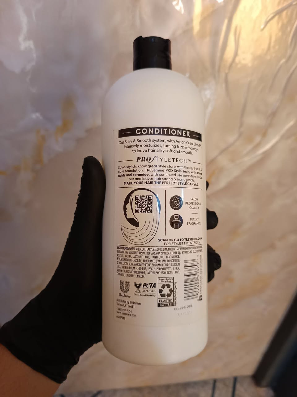 شامبو تريس مي ومكيف الشعر الخاص به 
تميز ودرجة اولى ... حماية للشعر والحفاظ عليه 
السعر خيالي القطعة ٣٠٠٠ الاف دينار كل قطعتين بـ (٥٠٠٠) الاف دينار 
توصيل داخل هيت مجاني 
للطلب تواصل معنا عبر الخاص او على الواتس
***********
او ***********
