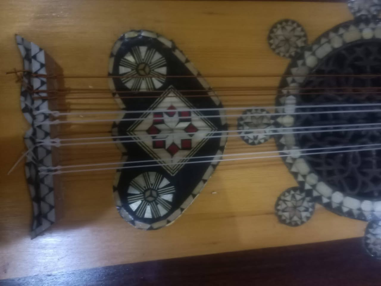 عود قديم للبيع متحافظ عليه جداً ذي ما واضح في الصور 
للجادين فقط التواصل خاص


**إذا كنت صاحب هذا الإعلان وتريد حذفه لأي سبب، رجاءا أرسل رسالة إلى الدعم الفني**