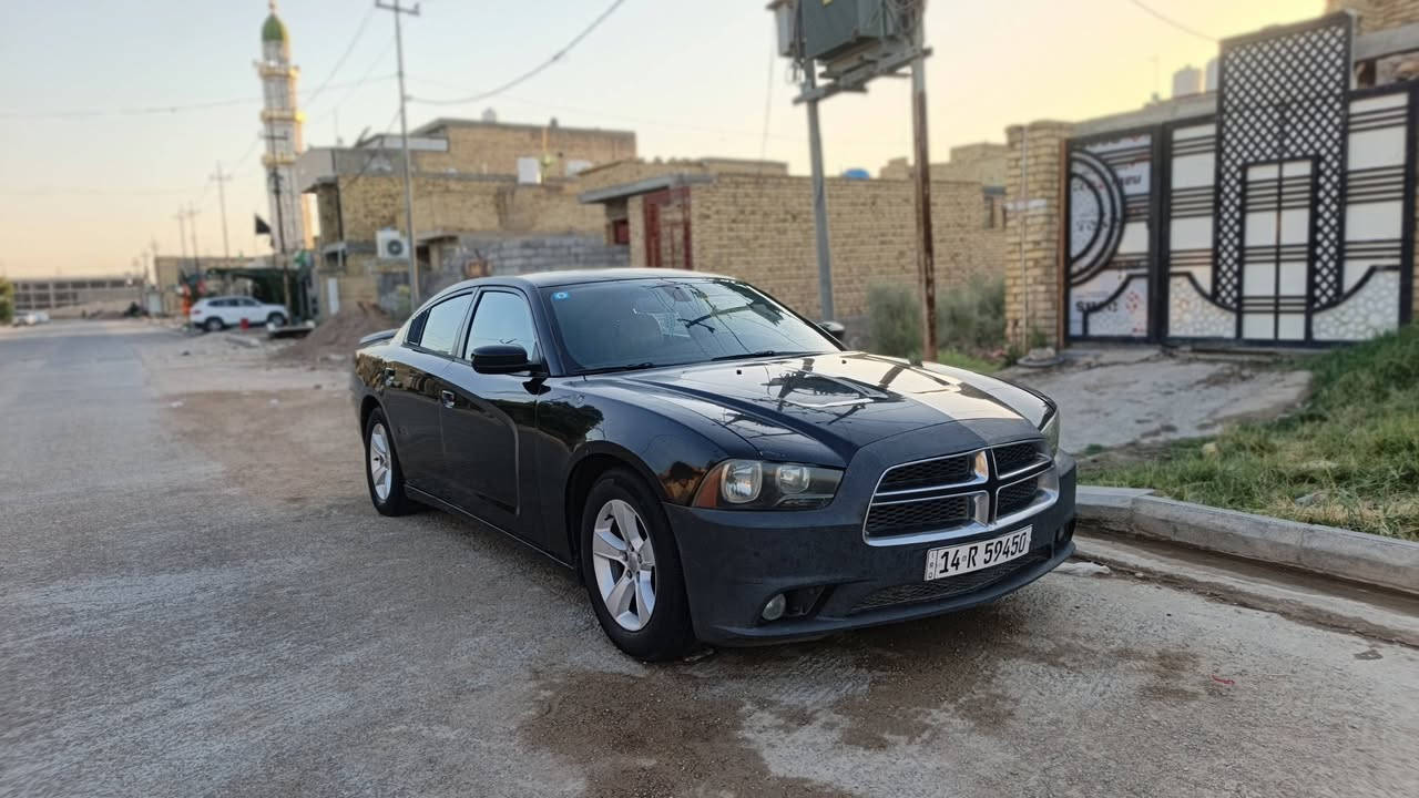 السلام عليكم بيع مستعجل✅
جارجر 2013✅
باسمي سنويه ل٢٩ ✅ 
ضررها صبغ فقط!قطعتين✅
جملغ خلفي وباب✅
تبريد شغال ✅
رقم بصره جديد ✅
سعرها ١٢٠ وبيها مجال قليل ✅ 
***********/***********

