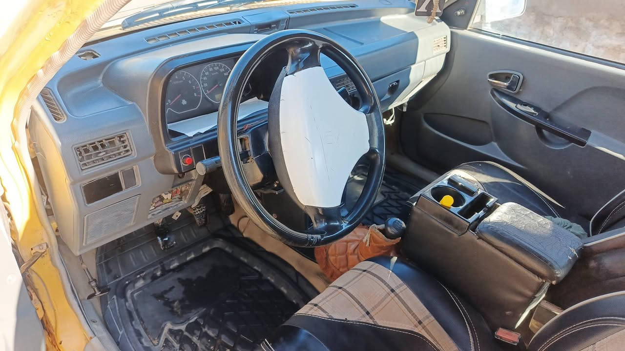 السلام عليكم
موديل ٢٠١١

كير ومكينه كيا أبراد مكفولات

تخم تاير جديد

حديه جديدة

غرمات مصفره

باتري جديد

مكاني واسط قضاء العزيزية

***********
