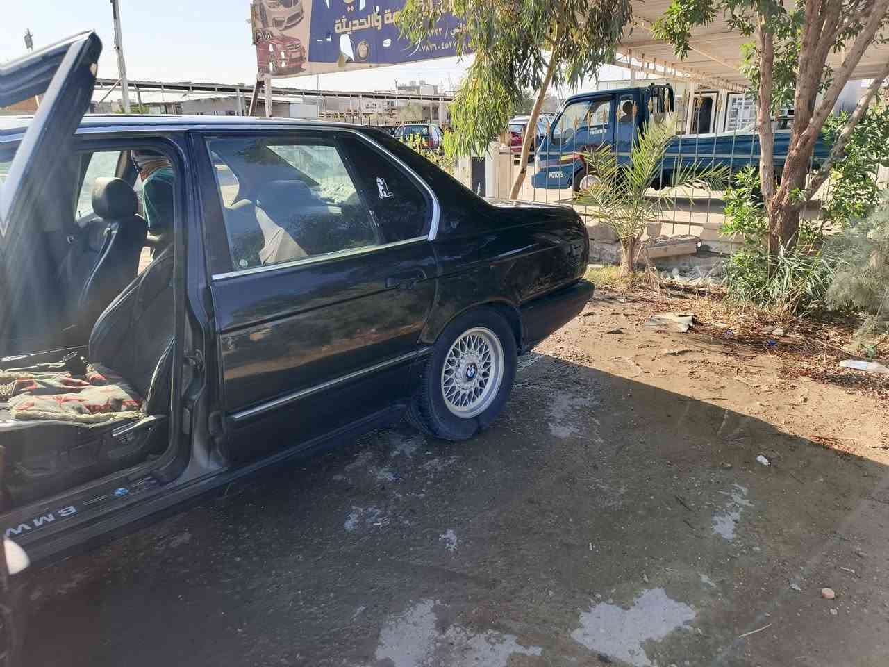 سلام عليكم
بيام 735 موديل 94 تبريد ثلج تراي يخبل 
مصبوغه حزام 
للبيع او مراوس
***********   السعر ٥٠ سياره بلاديه
