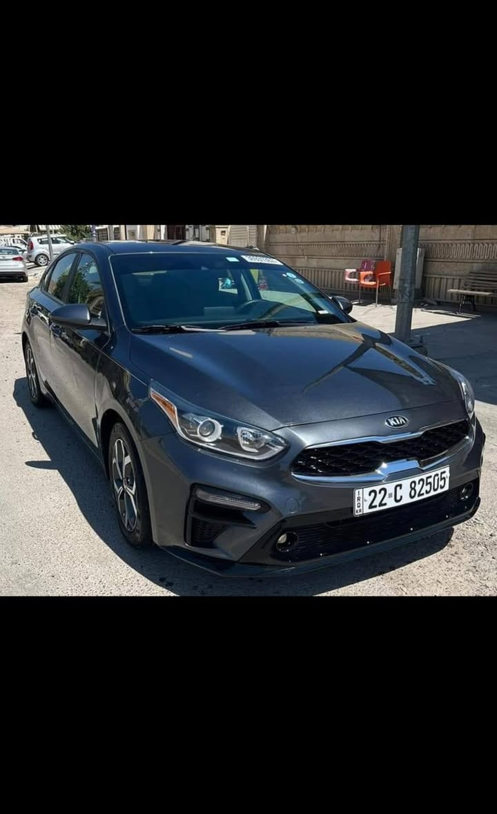 السلام عليكم
كيا فورتي موديل 2021 ماشيه 36000 ميل محرك 2000 وارد أمريكي  سياره كامله من كل النواحي ضررها مثل ماموضح بالصور بدون صبغ فقط الدعاميه
رقم أربيل مكان السياره بغداد 
السعر 155 وبيها مجال
الاتصال ***********
