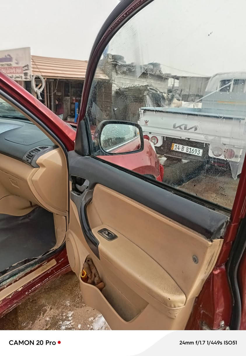 تيكو 13كير ومكينه نقصها تبريد سياره بيها ضربه وعمره سنويه 30باسمي رقم دولي بصره ***********سعر 38وبيها مجال
