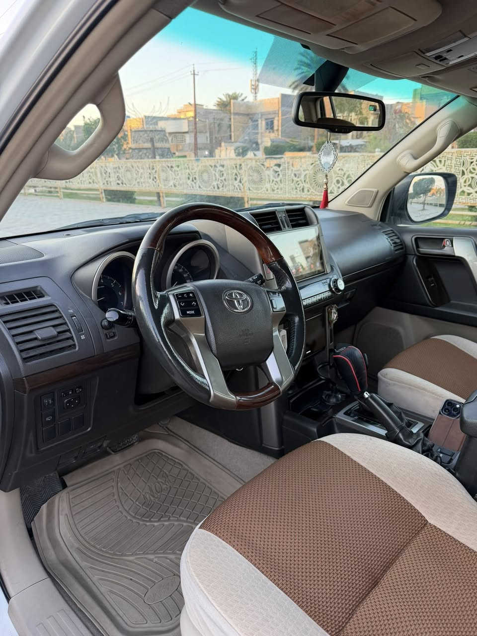 سلام عليكم
تويوتا برادو (4سلندر)  TXL مديل 2012 

ماشيه 196 الف حقيقي 

رقم اربيل 

شرط التحويل السياره باسمي سنويه جديده
تبريد ثلج 
سياره جاهزه ما بيها اي نقص 
سبعة راكب 
سبير تعليك 
شاشه +كامره + ثلاجة 
مري شفط + اشاره + بصمة ابواب 
تحكم ستيرن جهتين 
بصمات عدد 2
كير محرك عل فحص بدون فتح بلاد
محرك 2700

دوشمه جديده 7 راكب + ارضيه جديده
تخم تاير جديد دنلوب 

باقي التفاصيل وتساب او اتصال   

 ***********

مكان السياره بغداد حي اور السعر 265$

سياره كفاله عامه  وصور السونار موجودة
