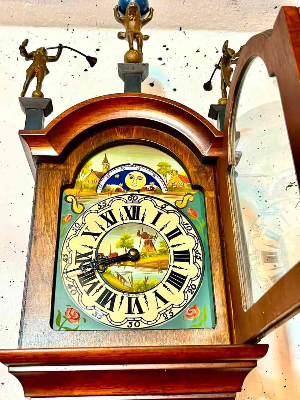 نضافه ١٠٠٪؜ 
هولندي انتيك ثقالات
مكينه طلاء ذهب 
نضام شمسي قمري 
دقات كنيسه 
للاستفسار واتساب 
***********
