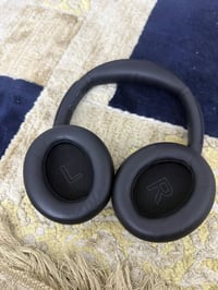 سماعات • بدون ملحقات • بيه مجال