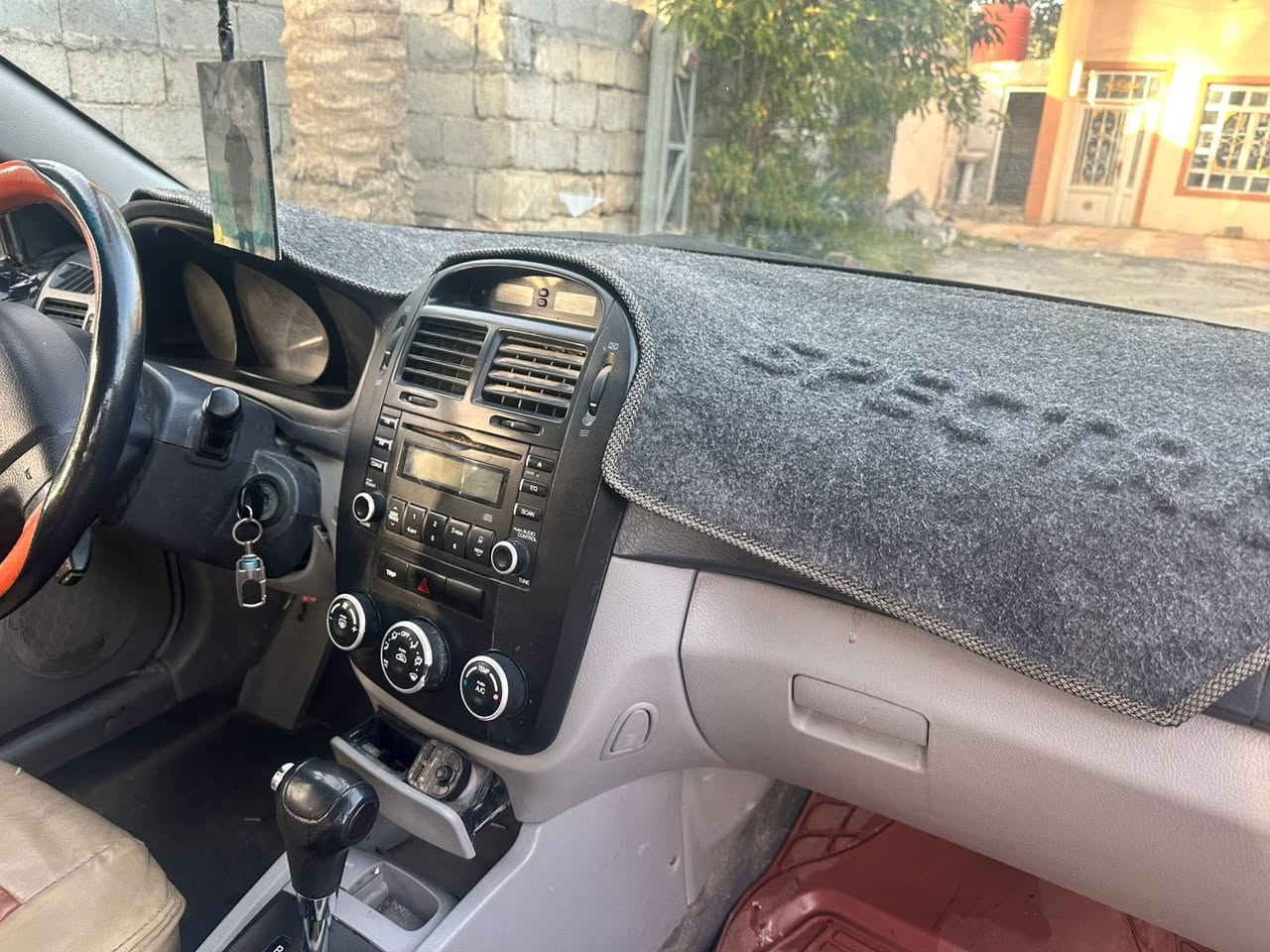 سلام عليكم للبيع سبكتره ٢٠٠٨ جاهزه محركً وكير مكفولات تبريد ثلج حداديه جديده تخم تاير ما ناقصه أي شي  مكان كربلاء الحسينيه هاتف *********** السعر ٨٨ وبيه مجال قليل
