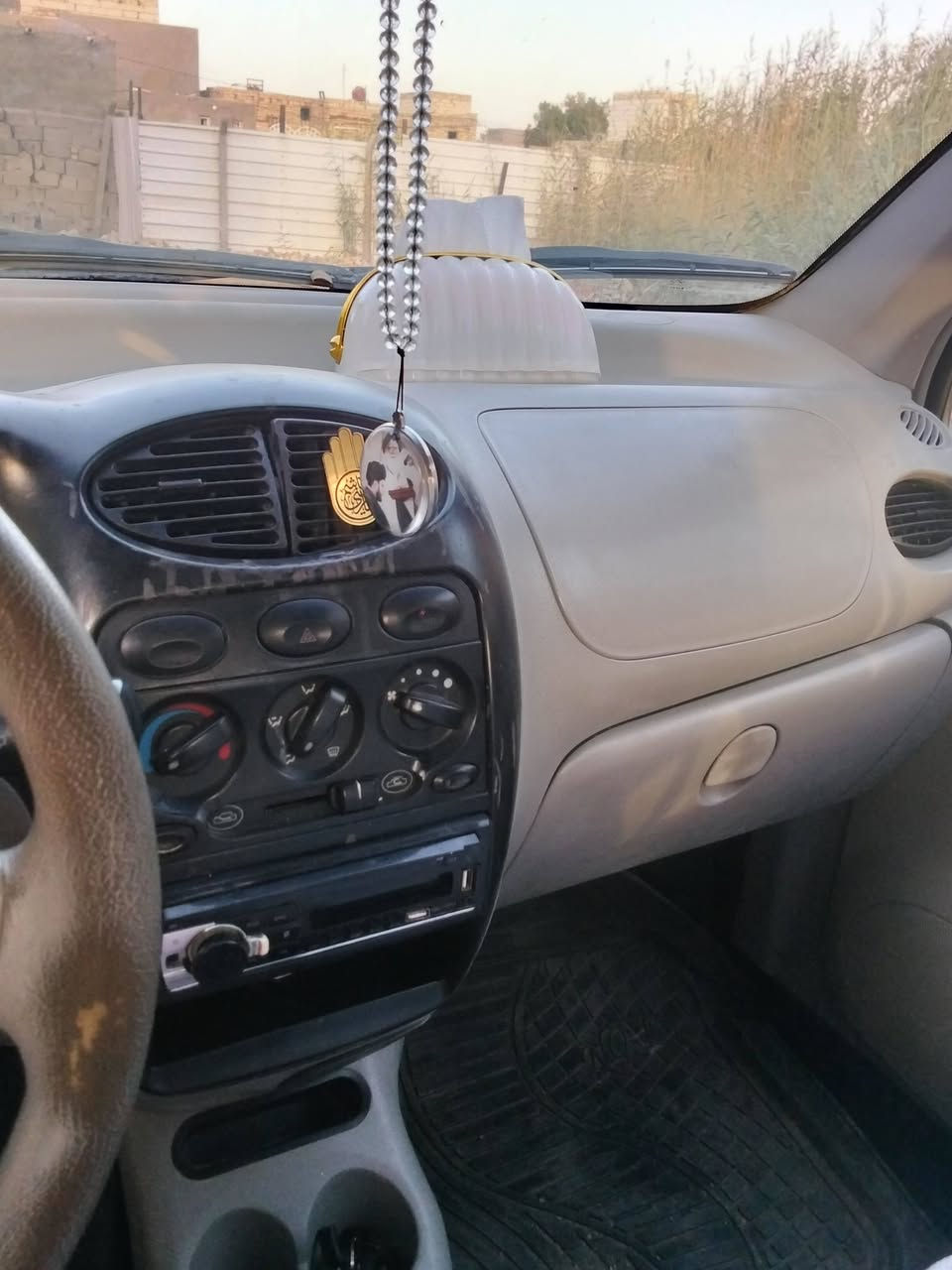 السلام عليكم كيو كيو مكان دوانيه السياره كايمه موديل 2008سنويه لحد 2030تسقط مامطلوبه السعر20وبيها مجال رقم بغداد انكليزي اتصال ع الرقم ***********
