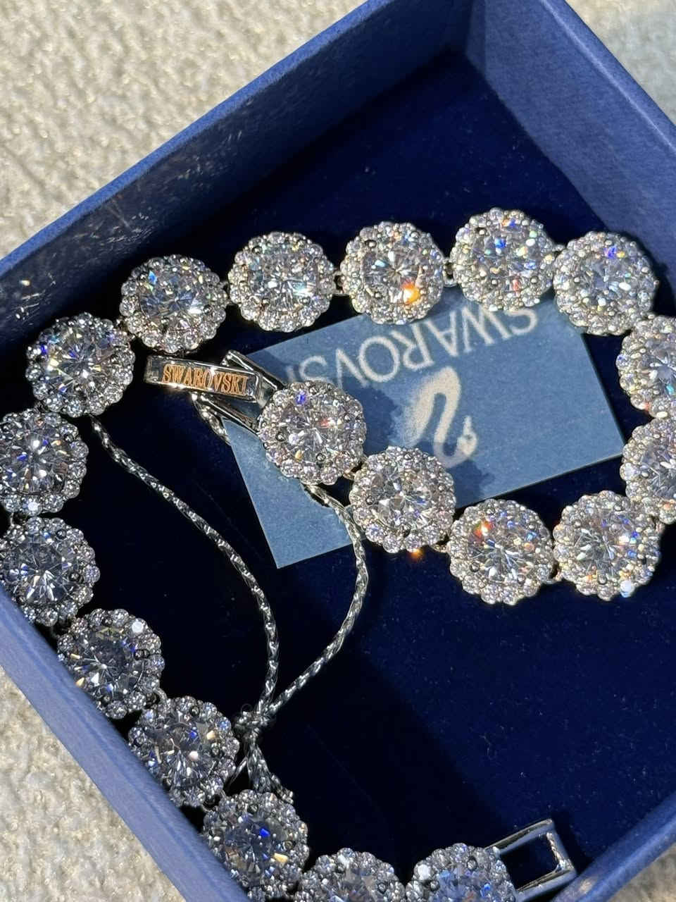 سوار ماركة امزون مختوم
السعر 35 الف
يوجد توصيل كافة محافظات العراق


**إذا كنت صاحب هذا الإعلان وتريد حذفه لأي سبب، رجاءا أرسل رسالة إلى الدعم الفني**